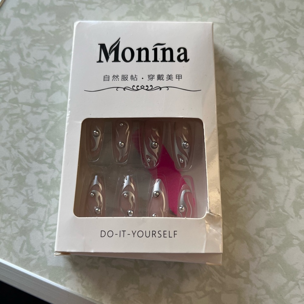 Monina DIY Nail Kit with Rhinestones